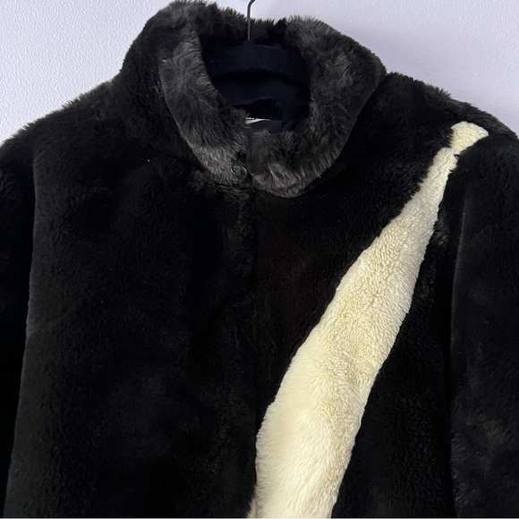 Nike Women's Sportswear Plush Faux Fur Swoosh Jacket XS - Picture 4 of 16